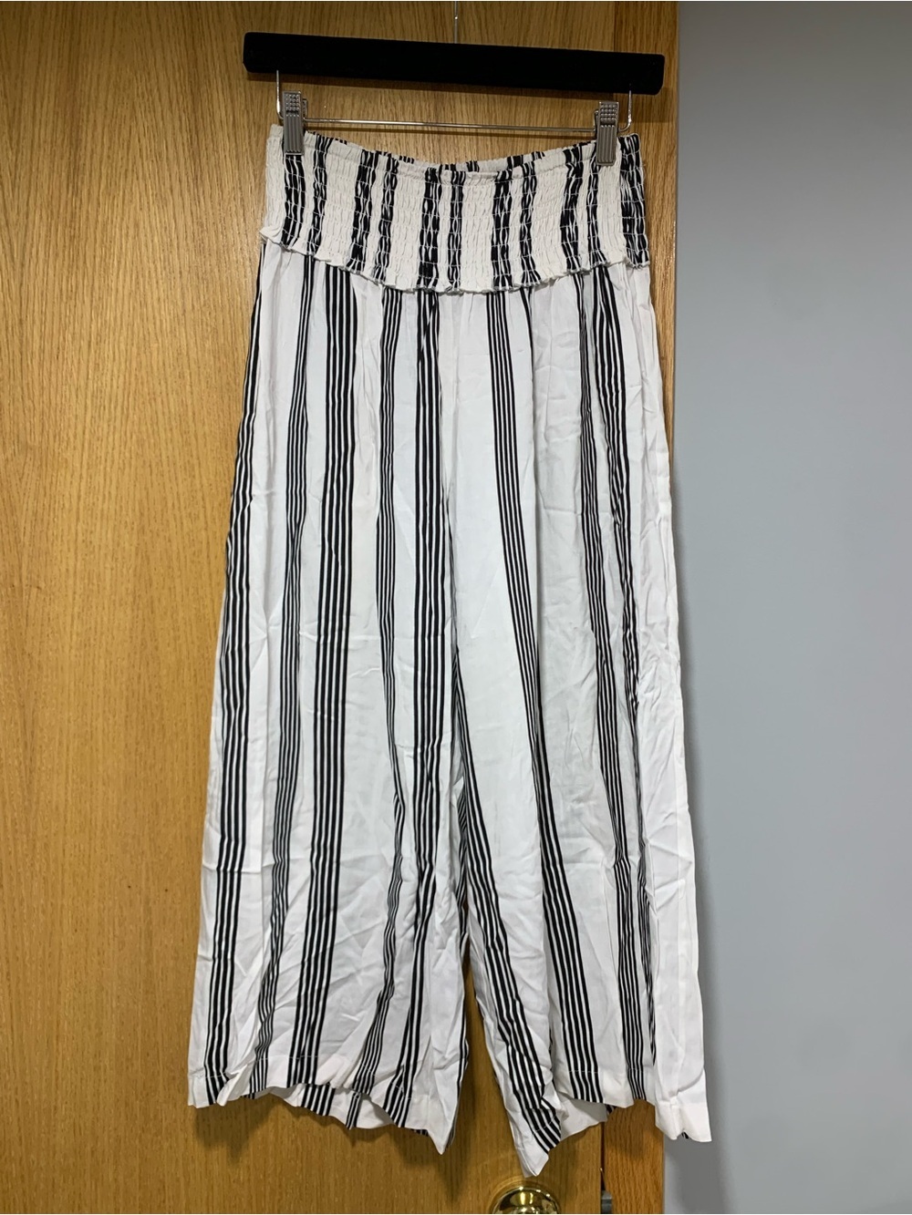 Kendall & Kylie Black and White Striped Wide Leg Pants - Size Medium